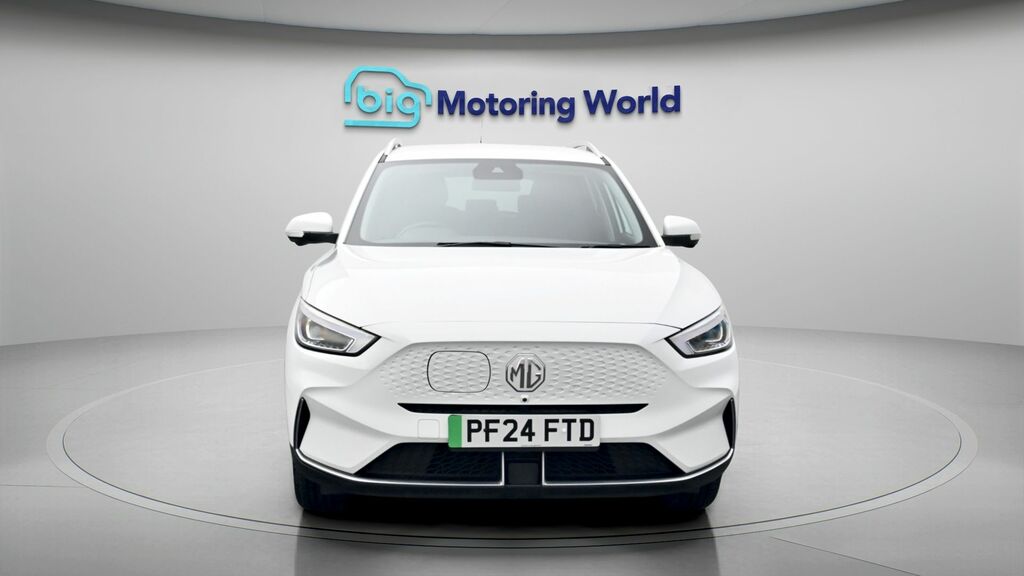 MG ZS Trophy Connect Long Range White #2