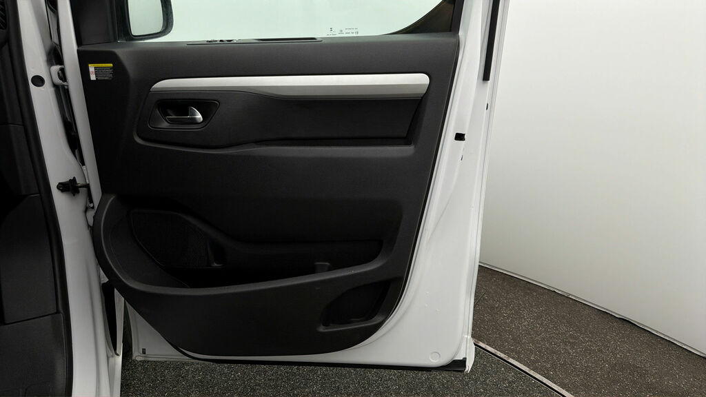 Peugeot e-Traveller E- Std 100Kw Bsn Vip 50Kwh Ss Black #14
