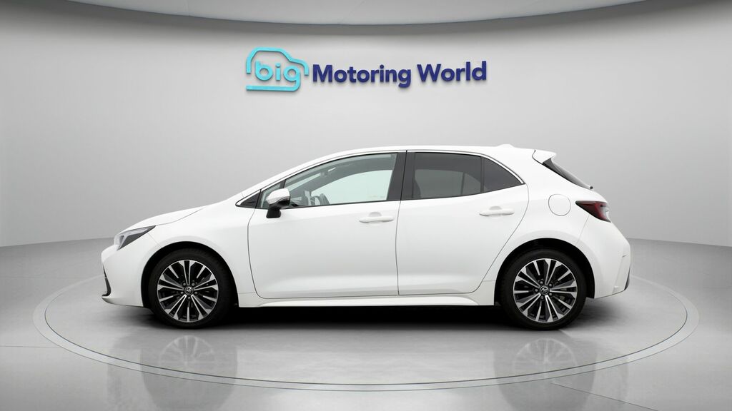 Toyota Corolla Design White #4
