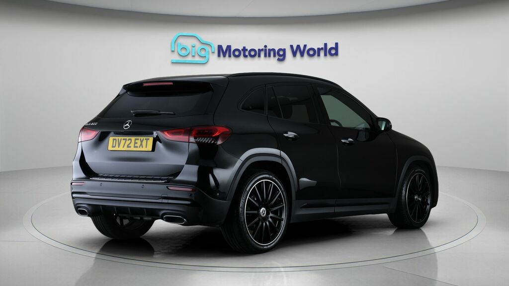 Mercedes-Benz GLA Class 180 Amg Line Premium Black #7