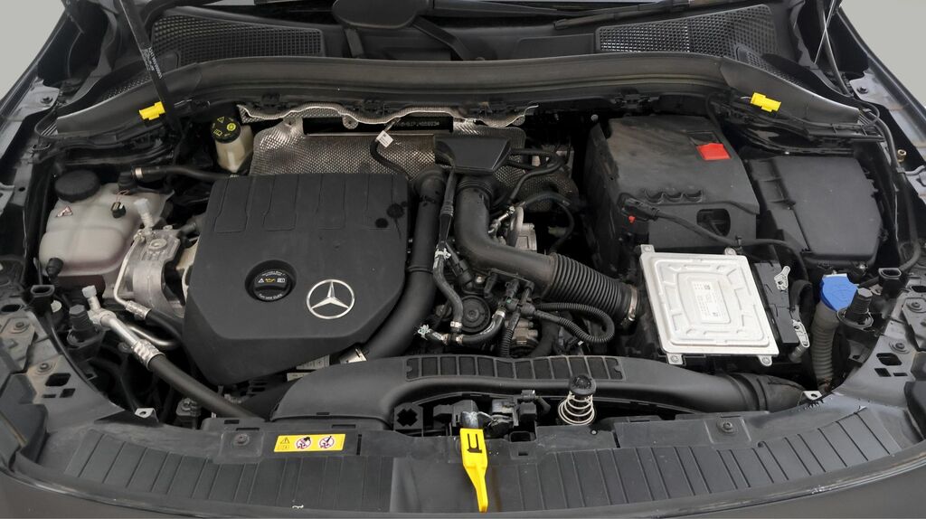 Mercedes-Benz GLA Class 180 Amg Line Premium Black #19