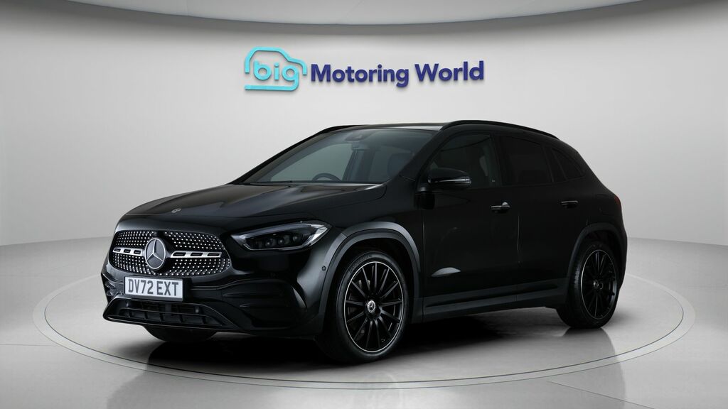 Mercedes-Benz GLA Class Amg Line Night Edition Black #3