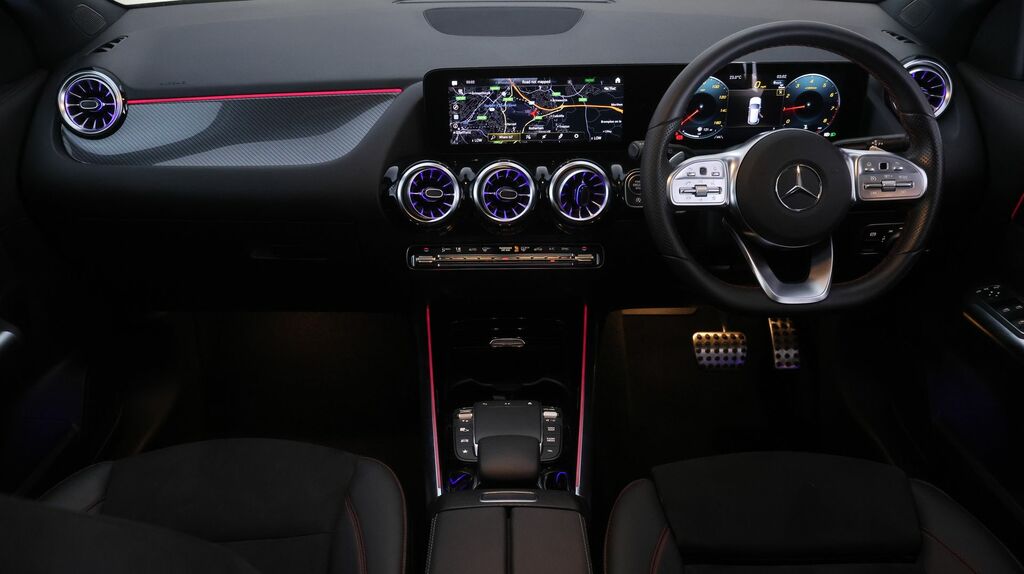 Mercedes-Benz GLA Class 180 Amg Line Premium Black #13