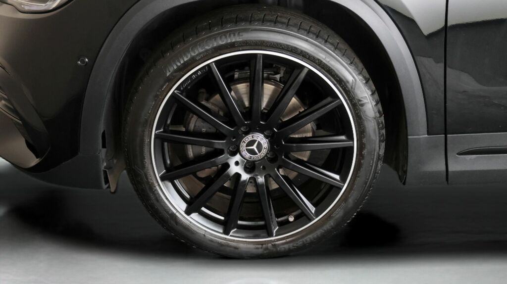 Mercedes-Benz GLA Class 180 Amg Line Premium Black #18