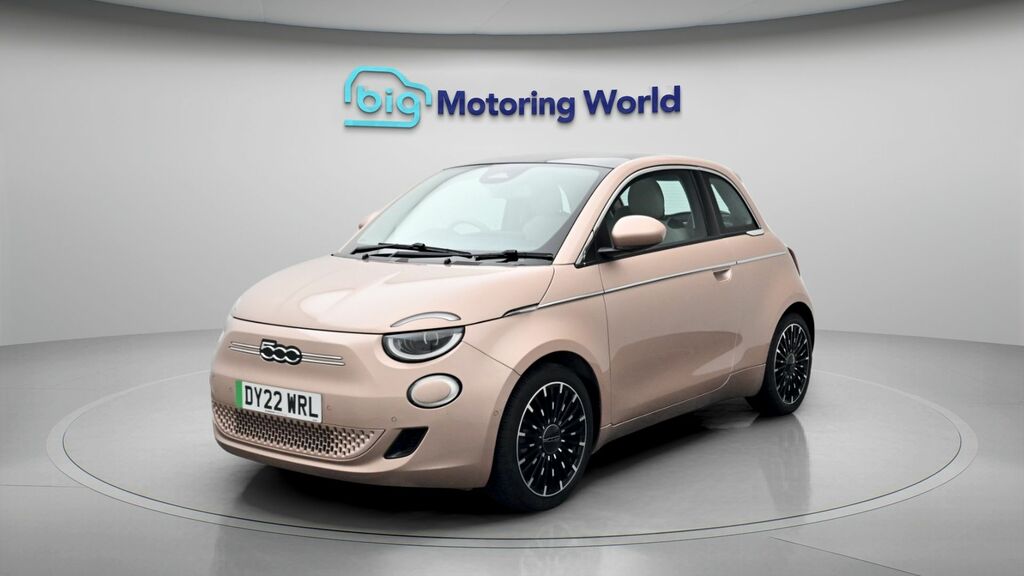 Fiat 500E La Prima Gold #3
