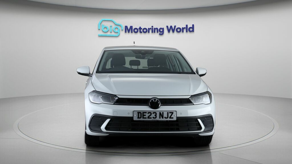 Volkswagen Polo Life DE23NJZ White #2