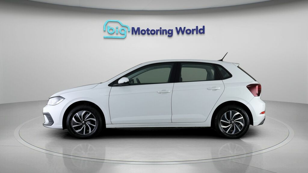 Volkswagen Polo Life DE23NJZ White #4