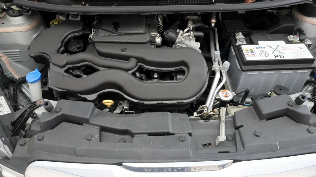 Peugeot 108 1.0 Active White #18