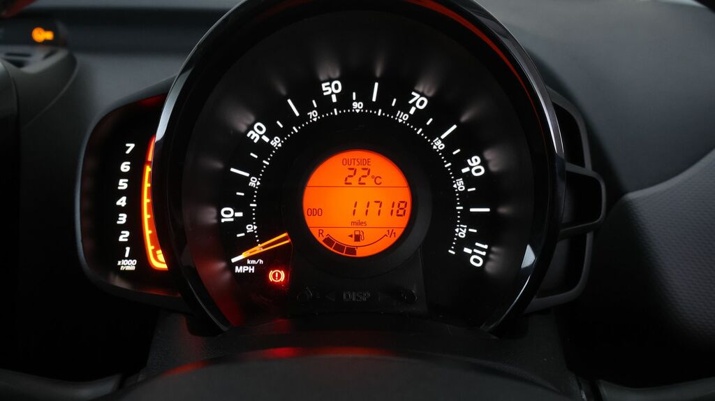 Peugeot 108 1.0 Active White #10