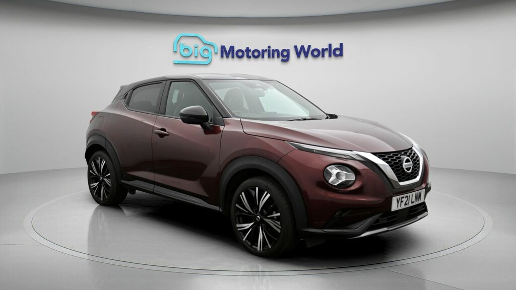 Nissan Juke Tekna Red