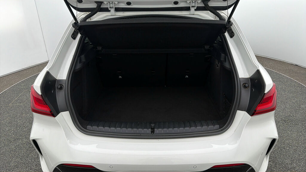 BMW 1 Series M135i Xdrive Step 2023 White #16