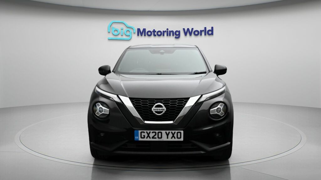 Nissan Juke Tekna Black #2