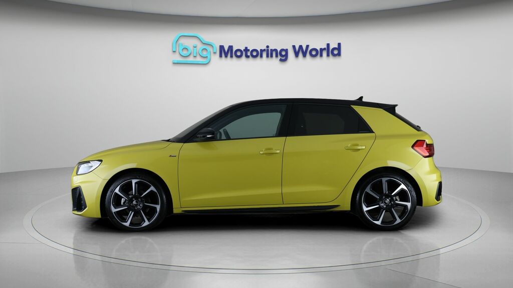 Audi A1 Black Edition Yellow #4