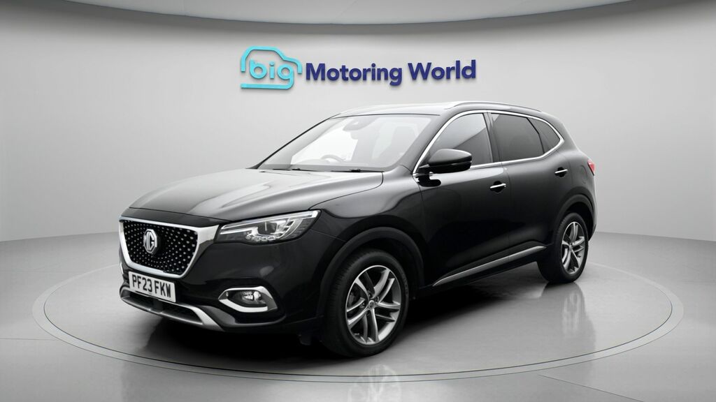 MG HS Exclusive Black #3