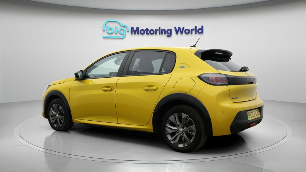 Peugeot e-208 Active Premium Yellow #5
