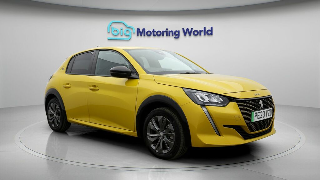 Peugeot e-208 Active Premium Yellow