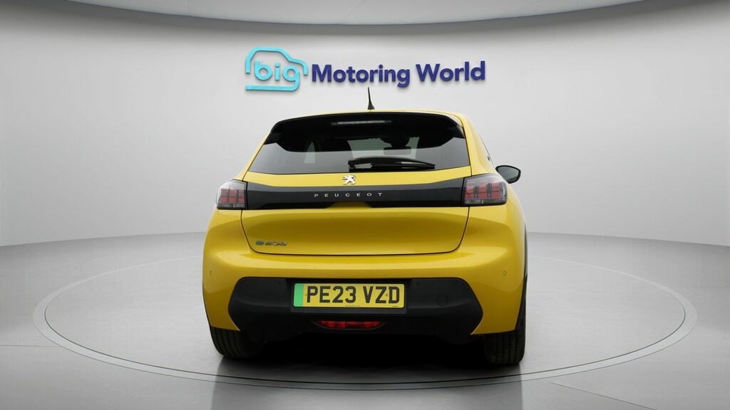 Peugeot e-208 Active Premium Yellow #6