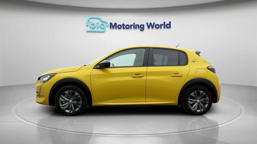 Peugeot e-208 Active Premium Yellow #4