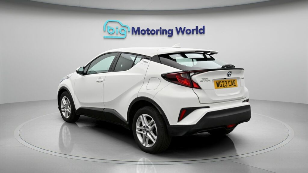 Toyota C-Hr Icon White #5