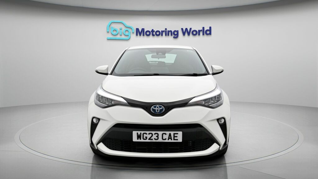 Toyota C-Hr Icon White #2