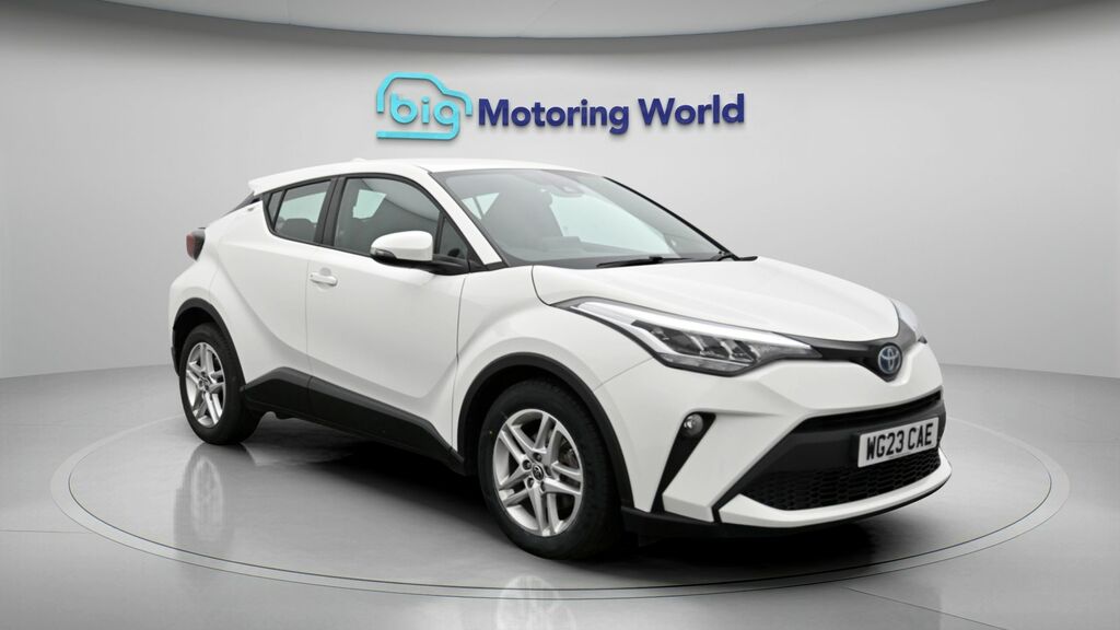 Toyota C-Hr Icon White