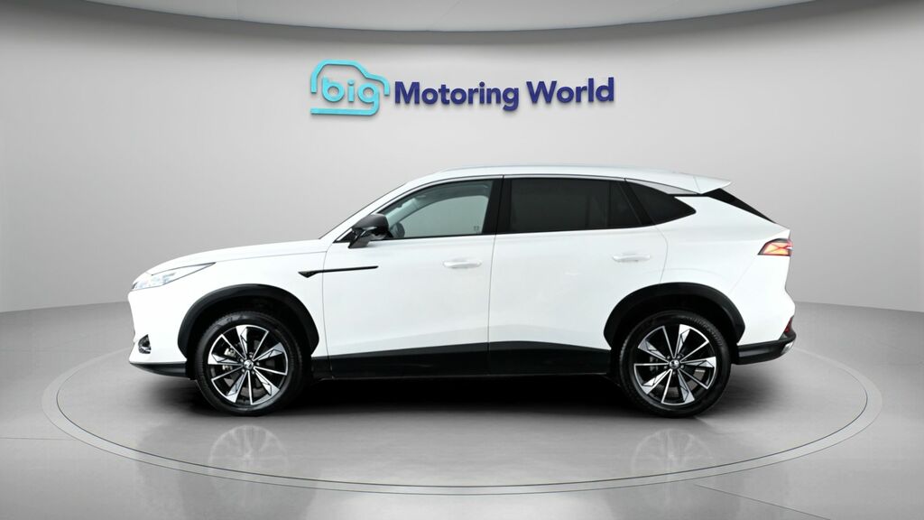 MG HS Se White #4