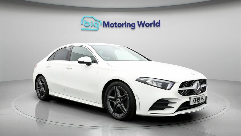 Mercedes-Benz A Class Amg Line KF19VHJ White