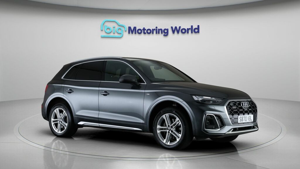 Audi Q5 S Line SB70VBL Grey
