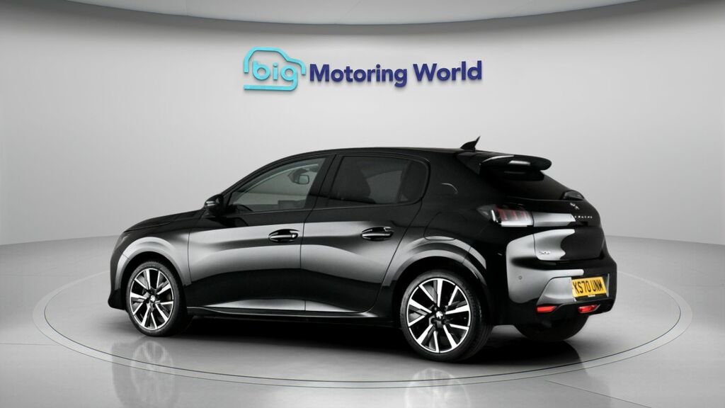 Peugeot 208 Allure Black #5