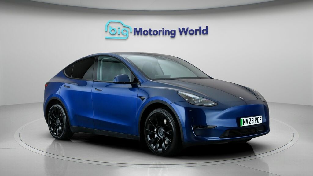 Tesla Model Y Long Range Blue
