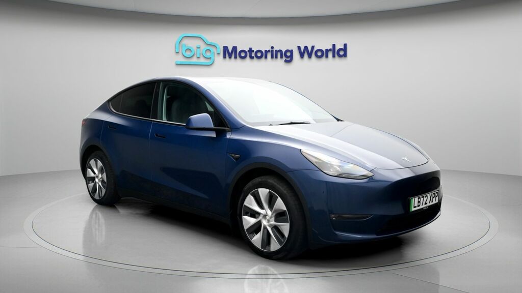Tesla Model Y Long Range Blue