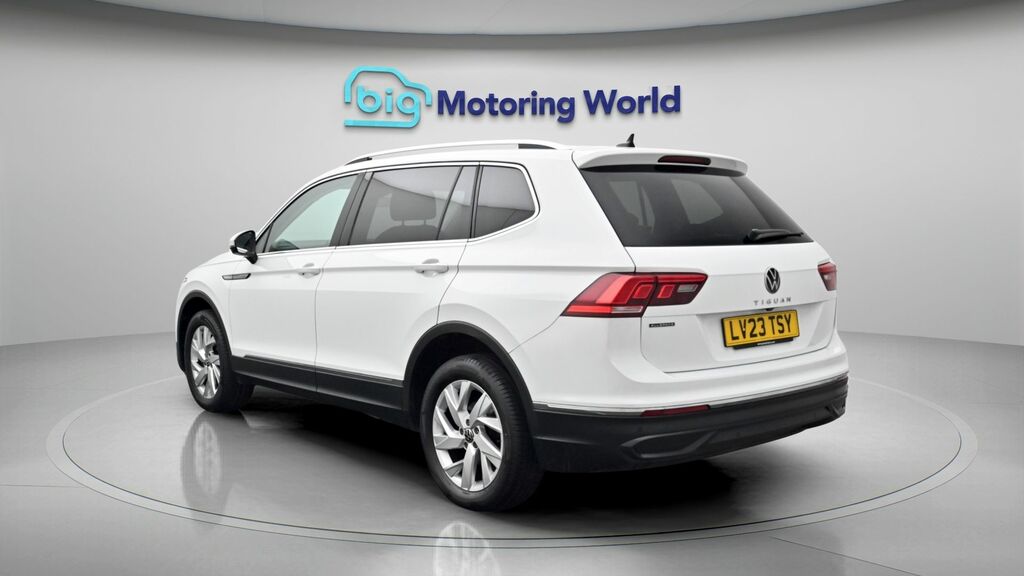 Volkswagen Tiguan Allspace Life White #5