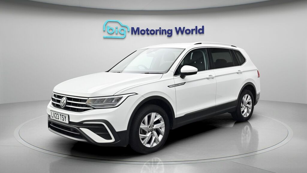 Volkswagen Tiguan Allspace Life White #3
