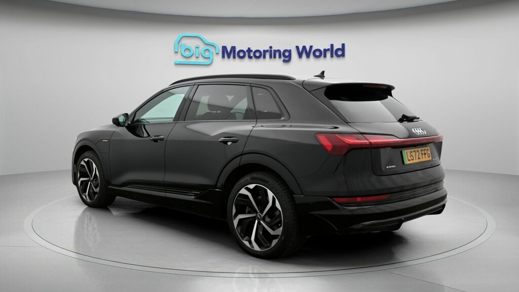 Audi E-tron Black Edition Black #5