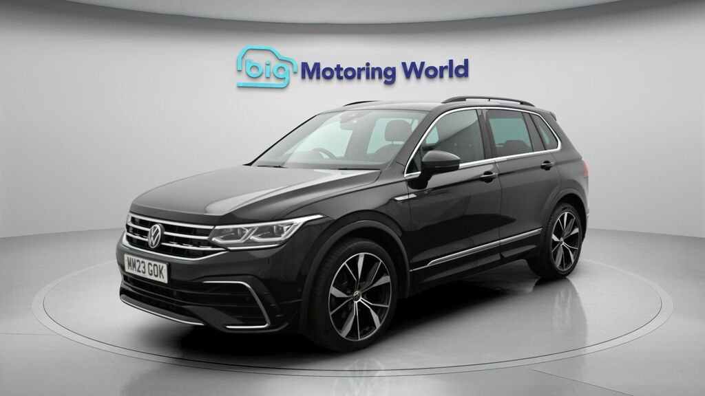 Volkswagen Tiguan R-line MM23GOK Black #3