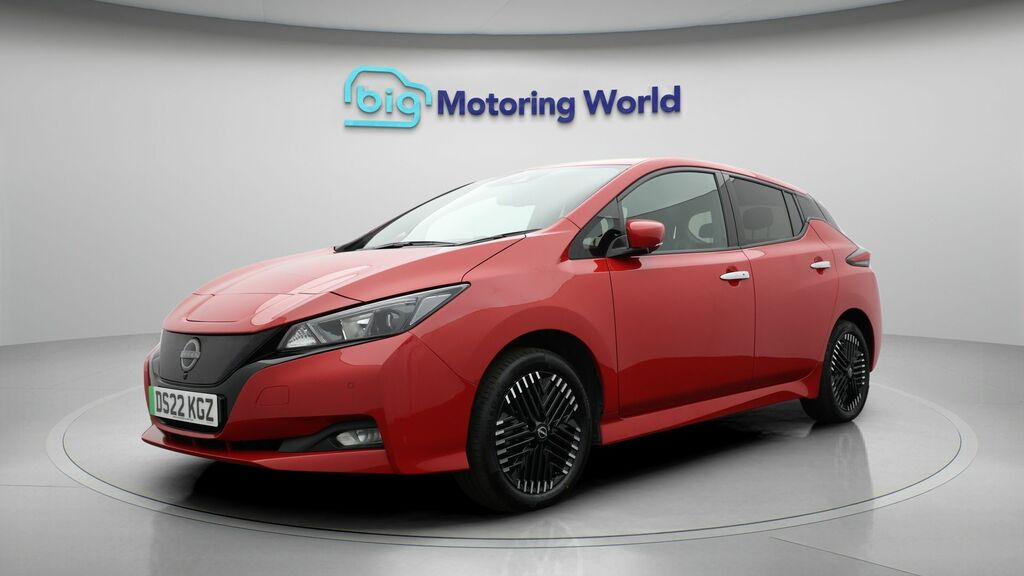 Nissan Leaf E N-connecta Red #3