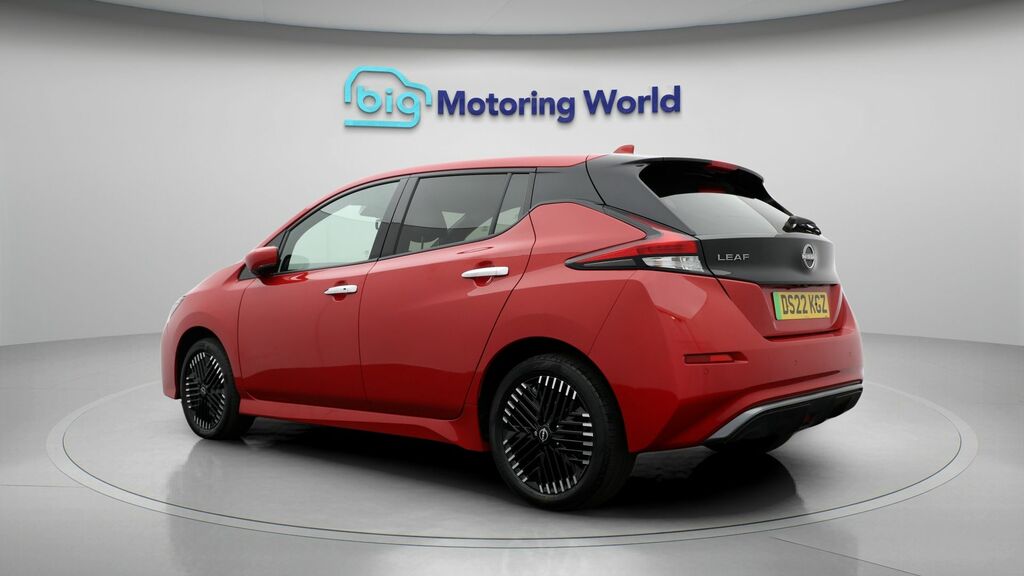 Nissan Leaf E N-connecta Red #5