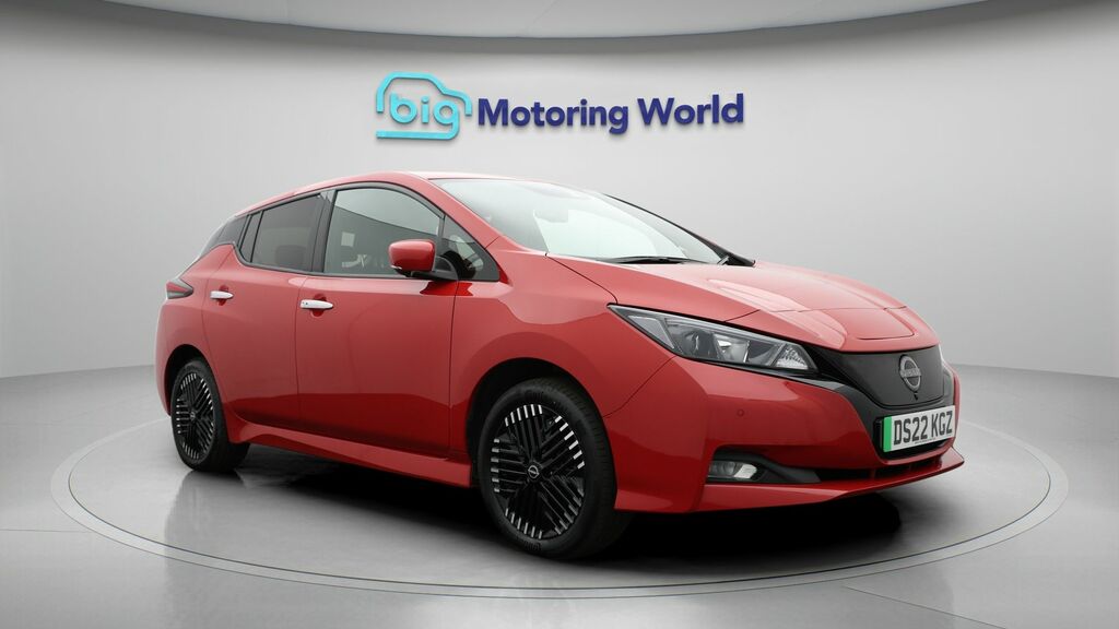 Nissan Leaf E N-connecta Red