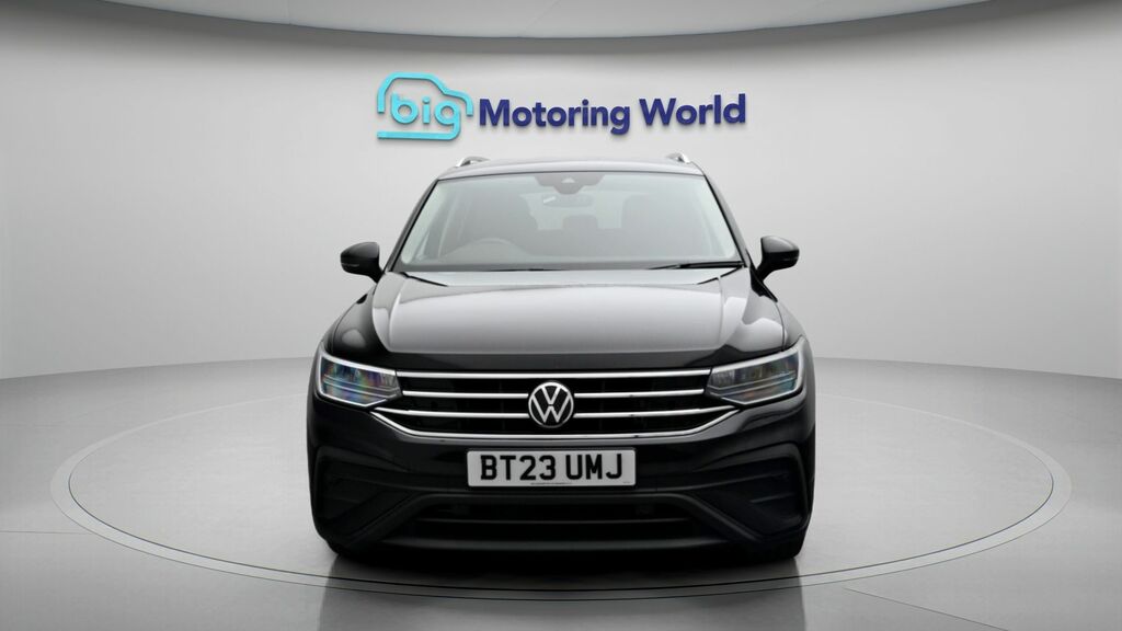 Volkswagen Tiguan Allspace Life BT23UMJ Black #2