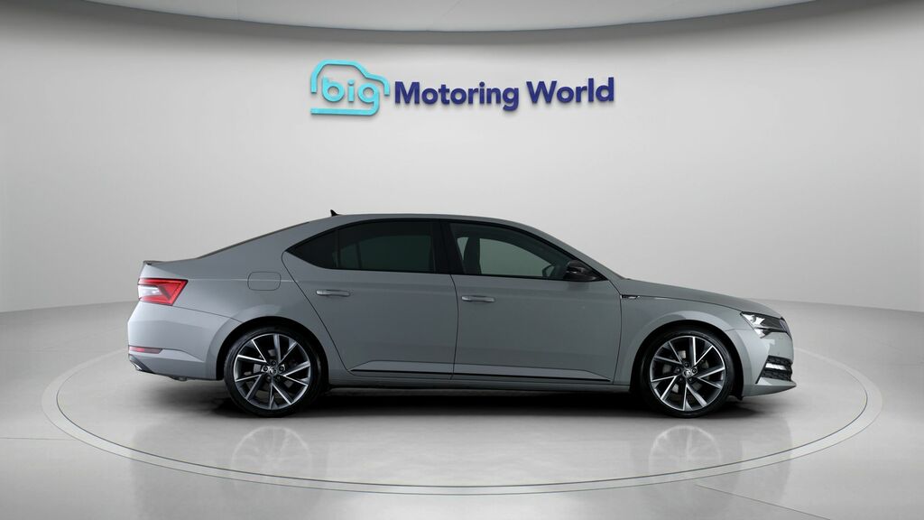 Skoda Superb 1.5 Tsi 150Ps Se Silver #8
