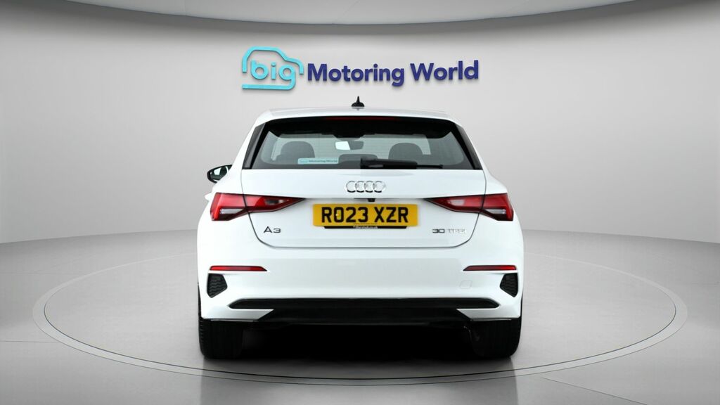 Audi A3 Technik White #6