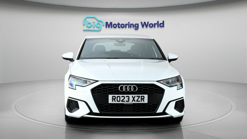 Audi A3 Technik White #2