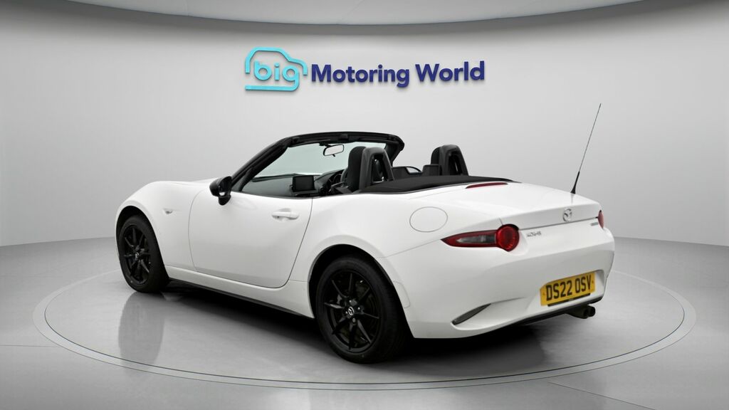 Mazda MX-5 Se-l White #5