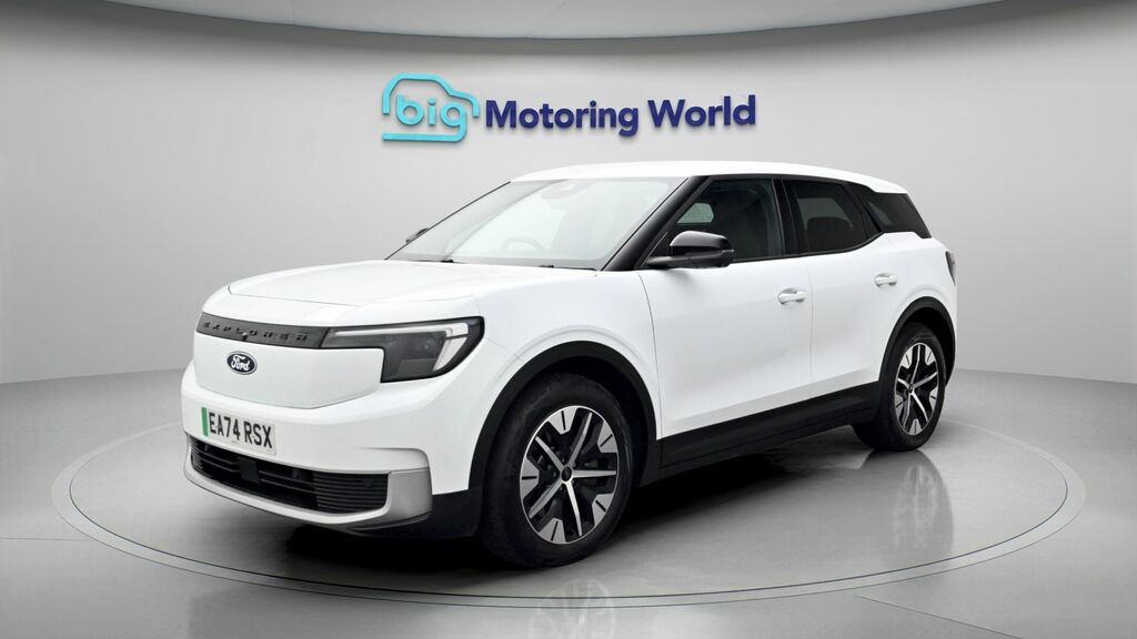Ford Explorer Select White #3