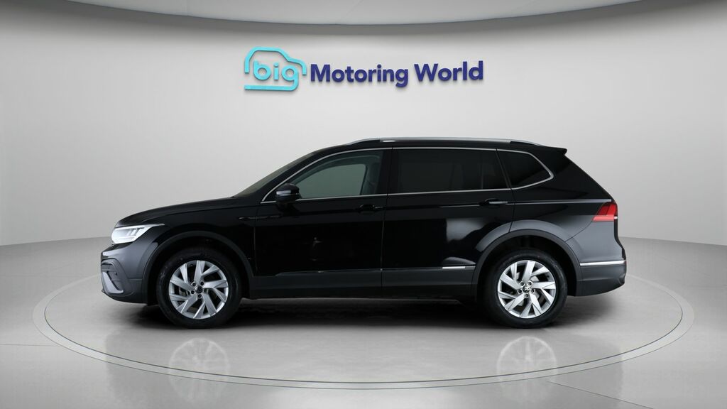 Volkswagen Tiguan Allspace Life Black #4