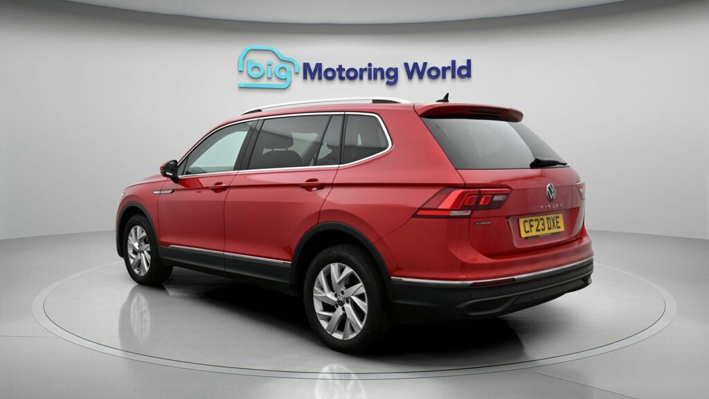 Volkswagen Tiguan Allspace Life Red #5