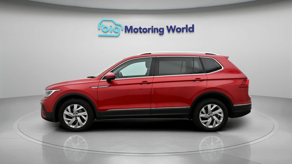 Volkswagen Tiguan Allspace Life Red #4
