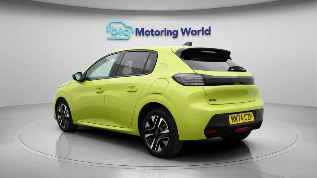 Peugeot 208 Allure Yellow #5