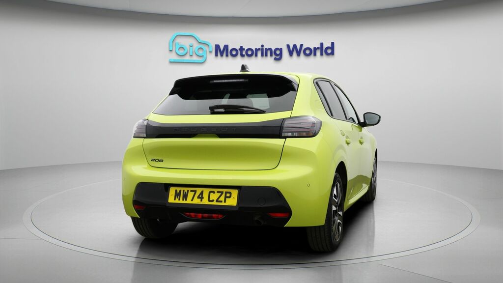 Peugeot 208 Allure Yellow #6