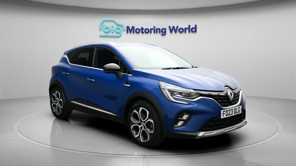 Renault Captur Techno Blue